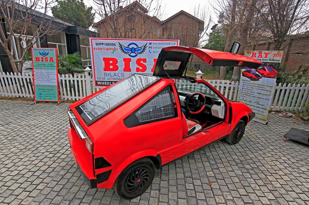 Yüksek teknolojili güneş arabası