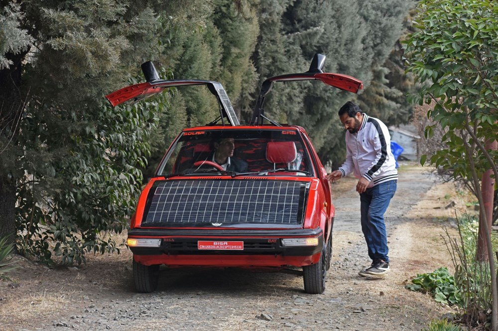 Yüksek teknolojili güneş arabası