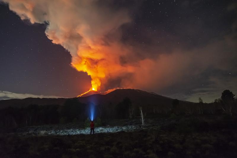 Etna Yanardağı'nda hareketlilik! İşte o anlar