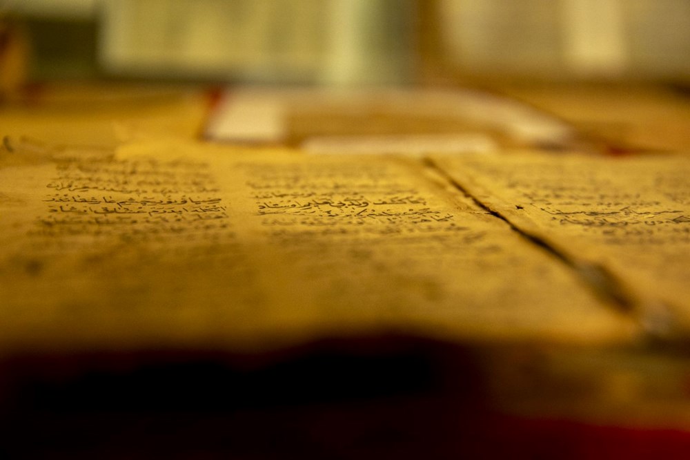 7 asırlık el yazması eserler