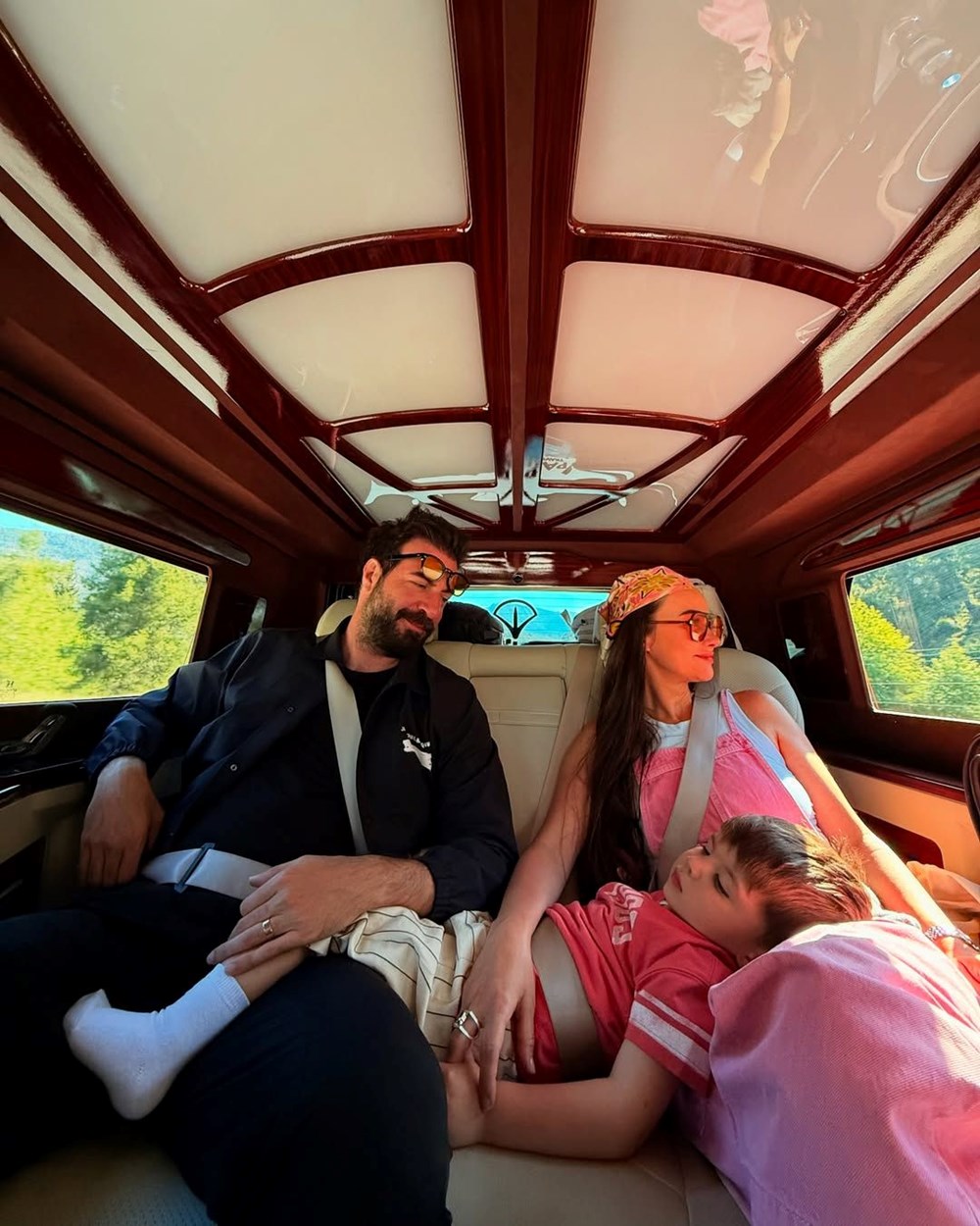 Oyuncu Hande Soral'dan mutlu aile pozları