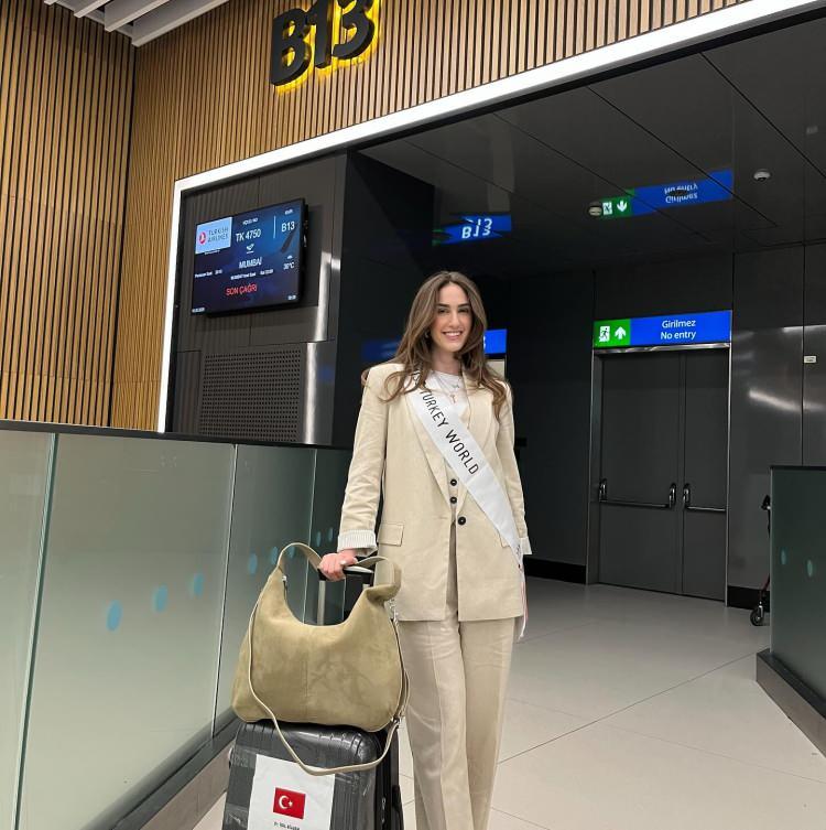 Ay-yıldızlı kaftanı gündem oldu