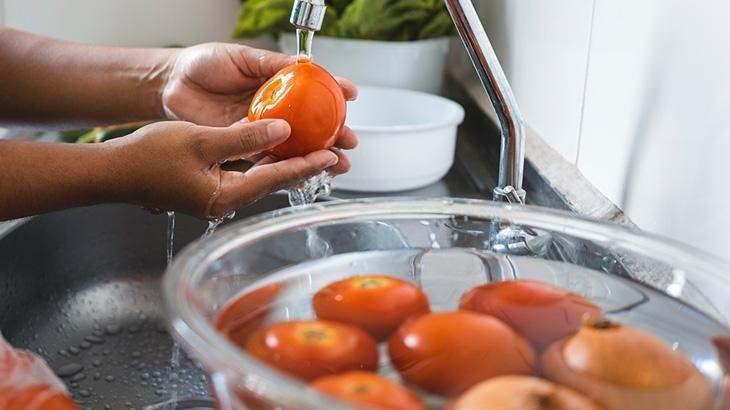 Tarım ilacını yok etmek için sirkeli su yeterli mi?