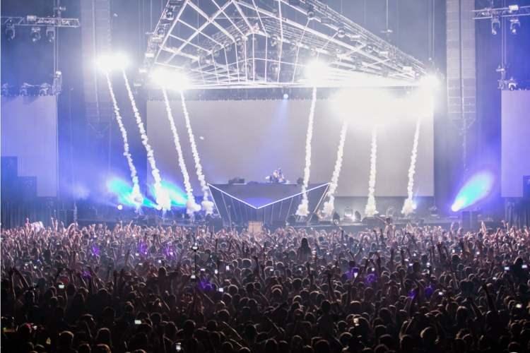 Ünlülerin bayram tarifesi belli oldu