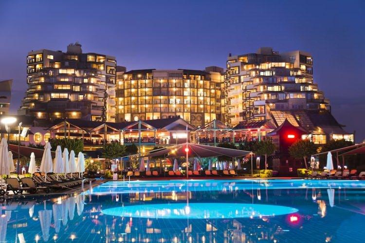 Ünlülerin bayram tarifesi belli oldu